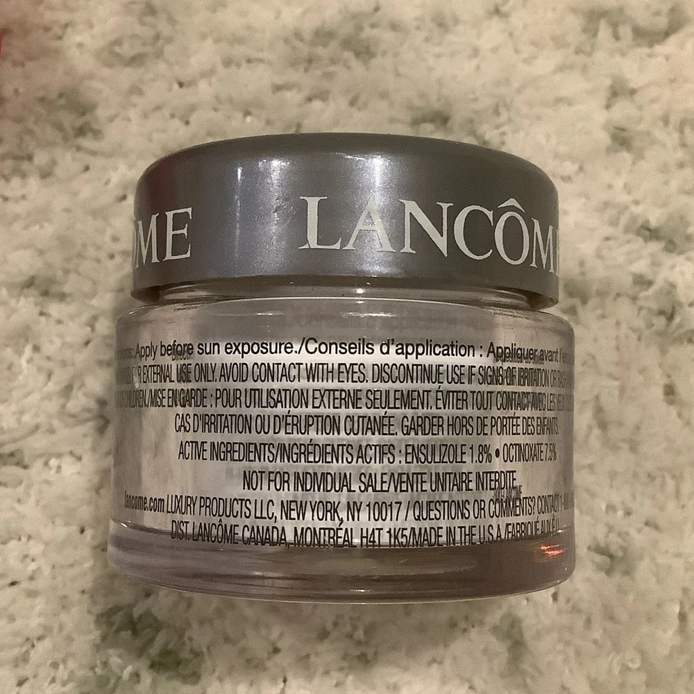 Lancôme Skincare Sample Bundle with Red Satin Pouch NWOT - Picture 6 of 15